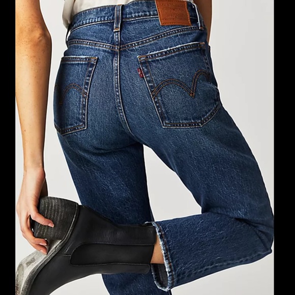 Levi’s Wedgie Straight Fit Dark Wash Jeans 30 - Picture 2 of 9